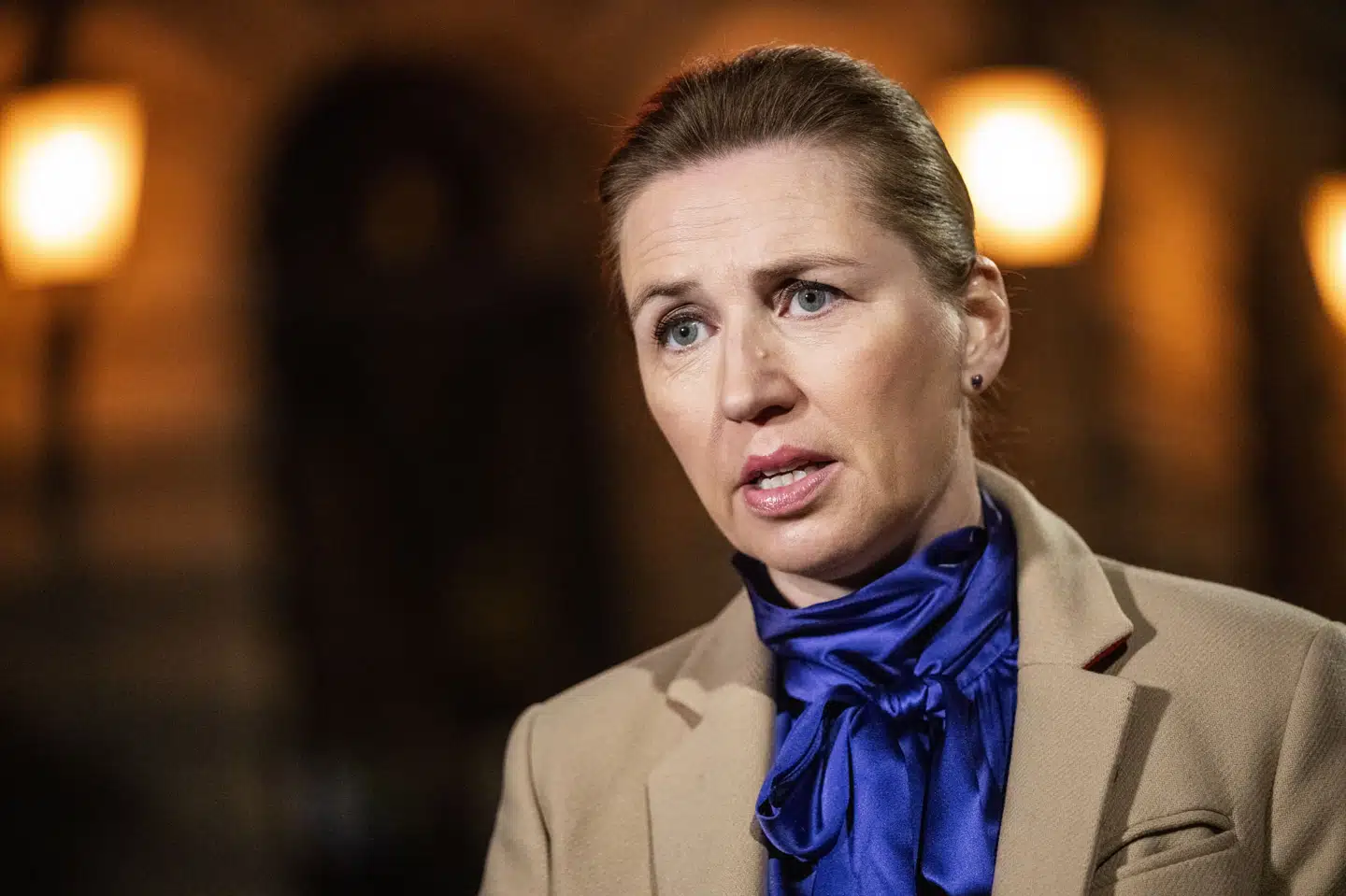 Danmark er på Israels side, understreger statsminister Mette Frederiksen (S) søndag aften, efter at Israel er blevet angrebet af den islamistiske Hamas-bevægelse.