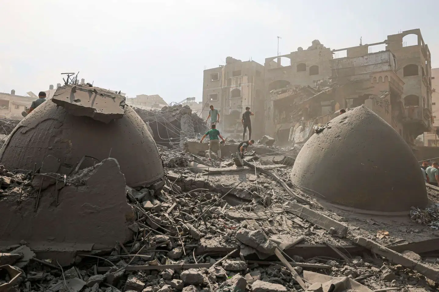 »Det er foragteligt at se folk, der fejrer angrebene fra Hamas. For samtidig fejrer man også de modangreb, der rammer uskyldige mennesker i Palæstina. Der er ikke brug for krig og angreb. Der er brug for en løsning,« skriver Alexander Blavnsfeldt.