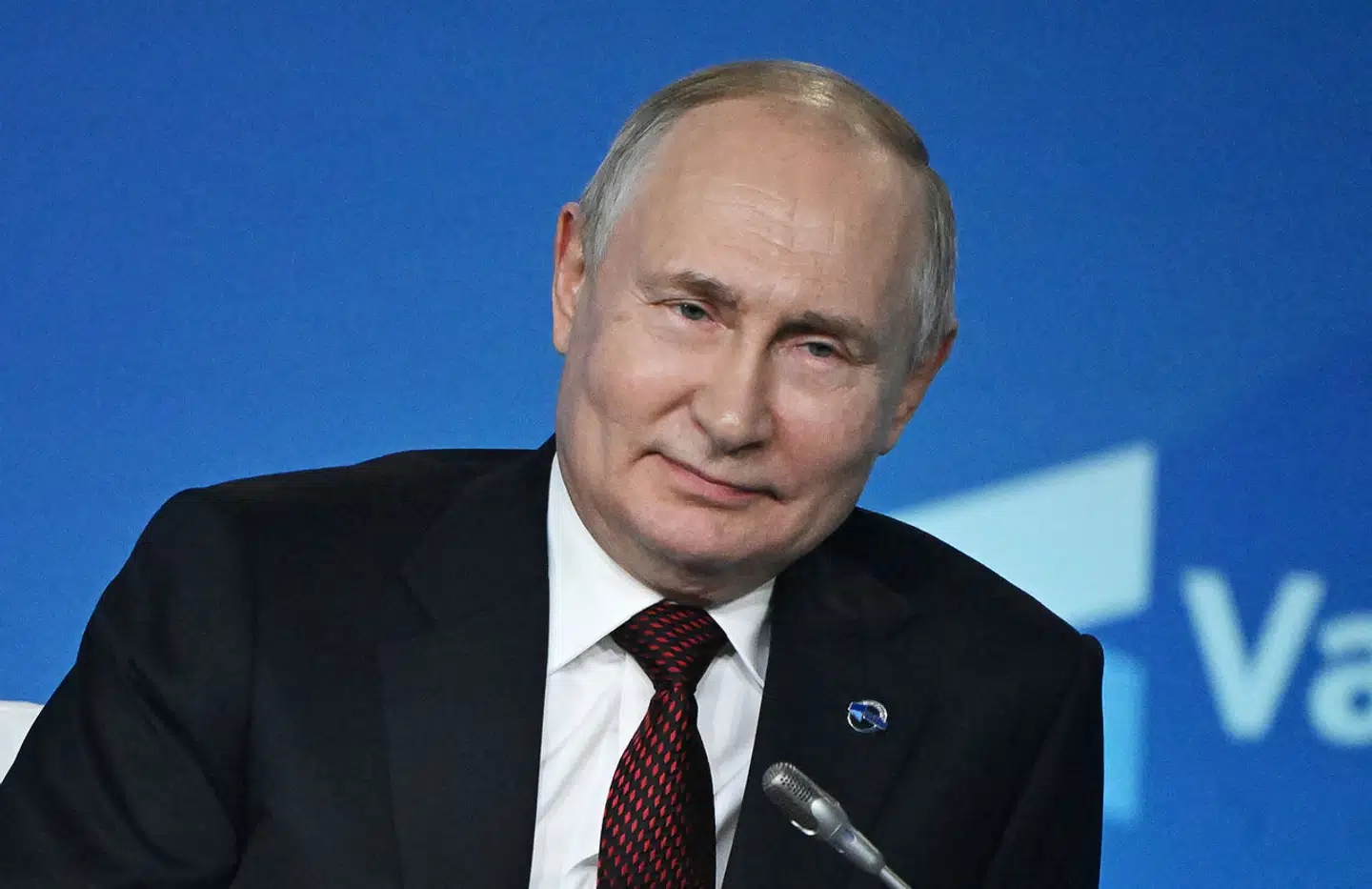 Putin sagde forleden, at hvis den vestlige hjælp tørrer ud, så vil Ukraine kun overleve »i en uge, før de løber tør for ammunition«. Nu håber man, at en krig i Mellemøsten får det mål til at rykke nærmere.