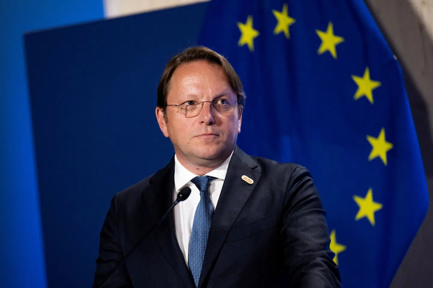 Varhelyi er fra Ungarn og er kommissær for udvidelse og naboskabspolitik. Han har mandag oplyst, at alle betalinger til Det Palæstinensiske Selvstyre er blevet suspenderet. (Arkivfoto).