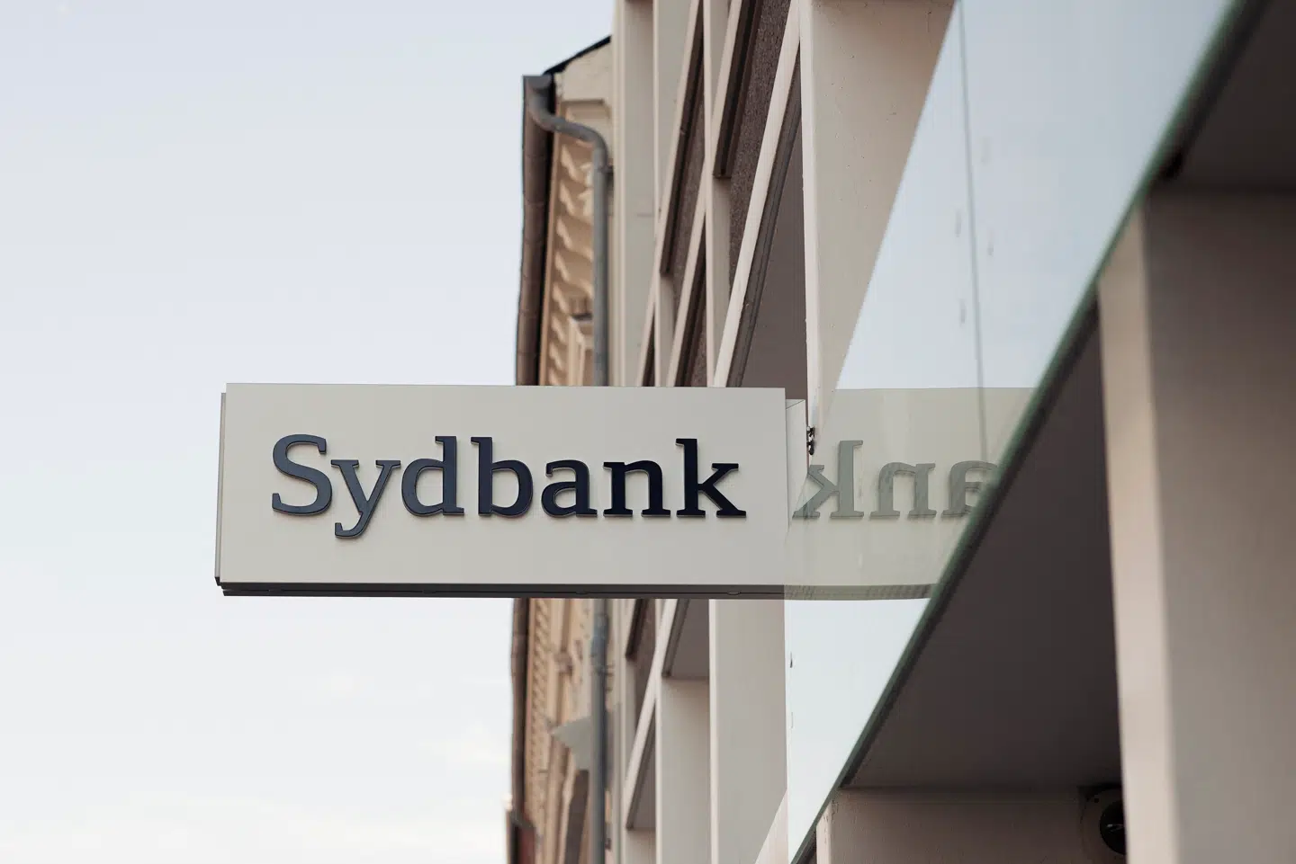 Sydbank er den første bank i Danmark, der dropper Visa. Og den første bank, der indfører Mastercard som primært betalingskort.