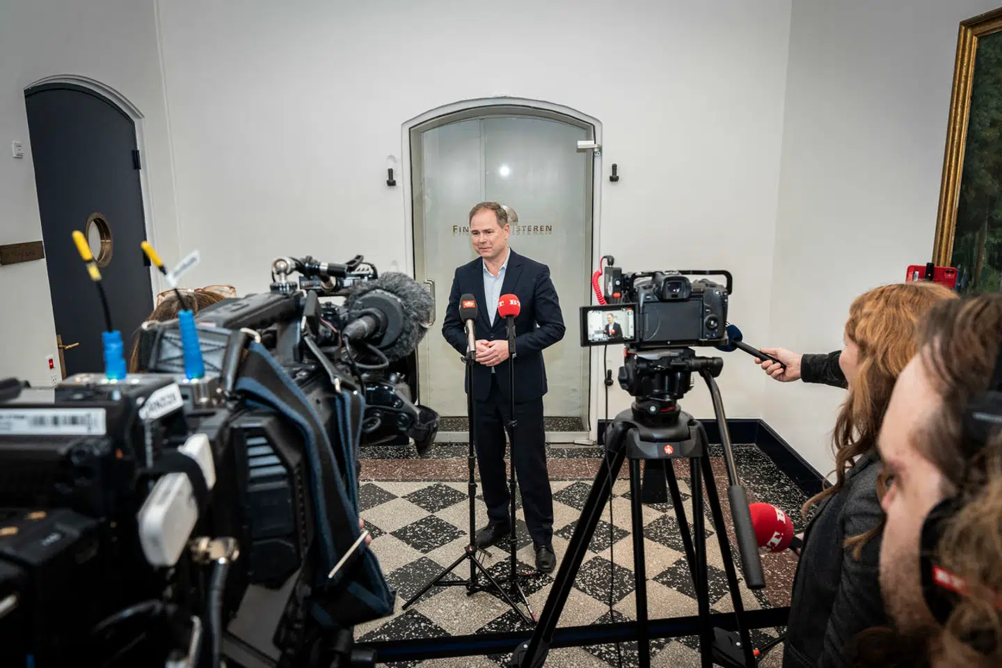 enFinansminister Nicolai Wammen holdt tirsdag et kort pressemøde før forhandlingerne om finanslov. Foto: Emil Nicolai Helms/Ritzau Scanpix