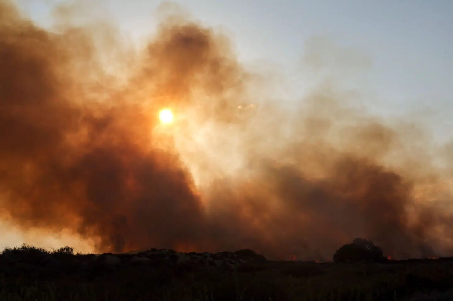 Ashkelon, der også blev angrebet mandag, ligger cirka fem kilometer nord for grænsen til Gaza.