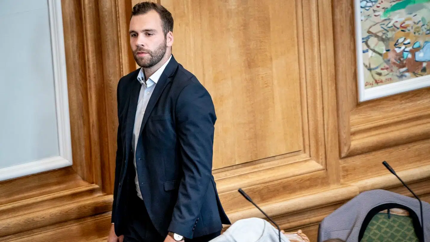 Bjørn Brandenborg (S) mener, at videoerne viser billigelse af terror.