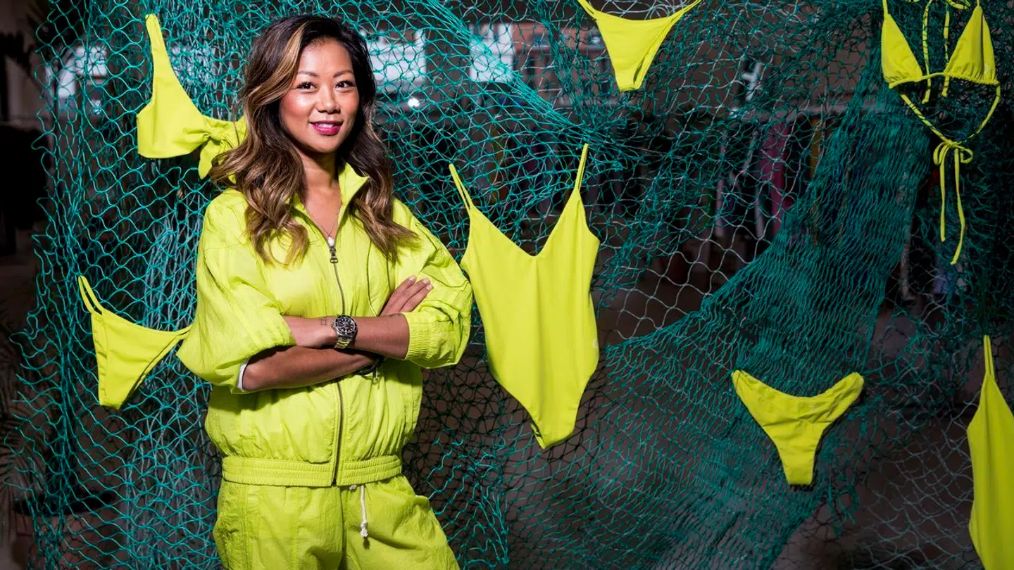 Katrine Lee Larsen har erkendt, at ikke fortalte hele sandheden, da hun fortalte om, hvordan hendes badetøj blev lavet.