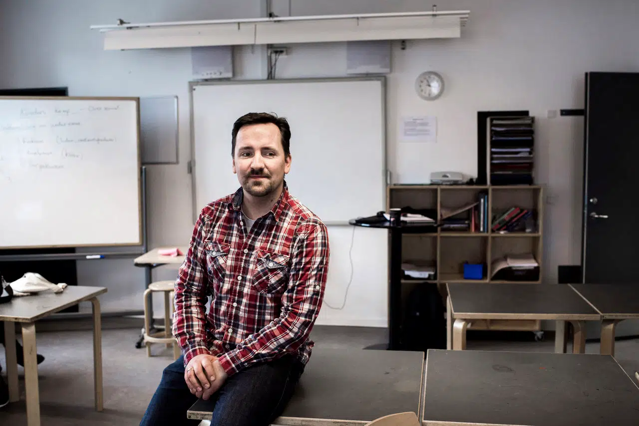 Han er lærer på Østerbro og ønsker et klart svar på, hvordan han griber ind i voldsomme episoder – og han er ikke alene