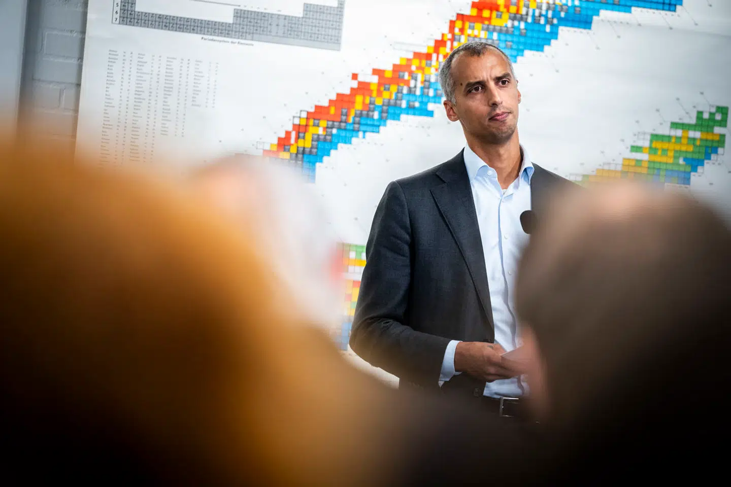 Børne- og undervisningsminister Mattias Tesfaye (S) havde ene mand fået til opgave at præsentere SVM-regeringens store udspil til en omlægning af folkeskolen.