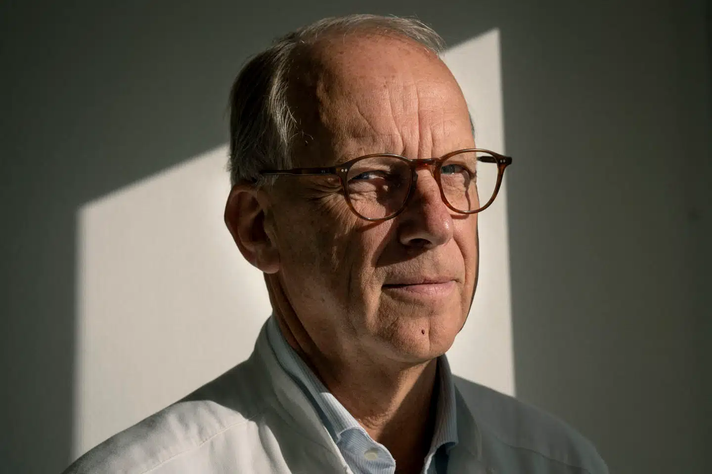 Der er behov for mere viden om mænds overgangsalder, lyder det fra Svend Lindenberg, der bakkes op af andre eksperter. Der er nemlig meget, som mænd selv kan gøre for at komme bedre igennem perioden, hvis de er klar over, at det skyldes overgangsalderen.