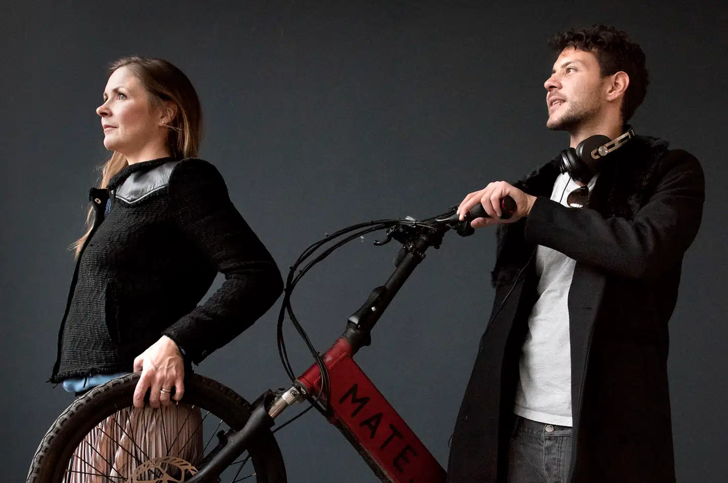 Søskendeparret Christian Adel Michael og Julie Kronstrøm Carton stiftede selskabet bag den sammenfoldelige elcykel Mate. Nu ser selskabet truet af konkurs.