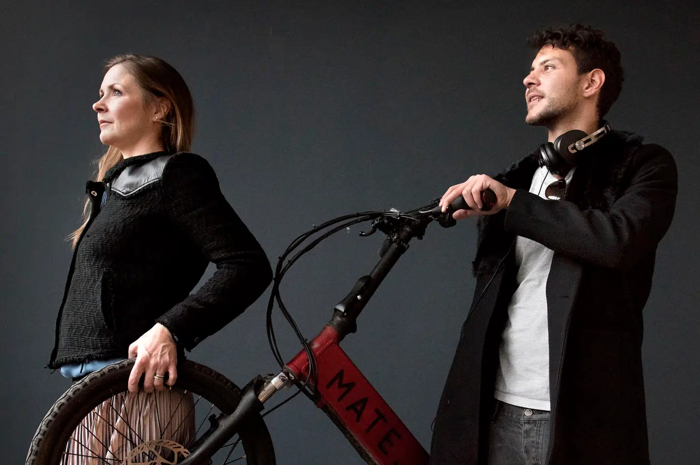 Søskendeparret Christian Adel Michael og Julie Kronstrøm Carton stiftede selskabet bag den sammenfoldelige elcykel Mate. Nu ser selskabet truet af konkurs.