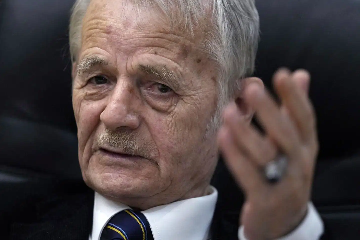 »Hvorfor handler I med vores land?« Den ukrainske menneskeretsveteran foreslår, at Elon Musk kan forære Putin Californien i stedet.