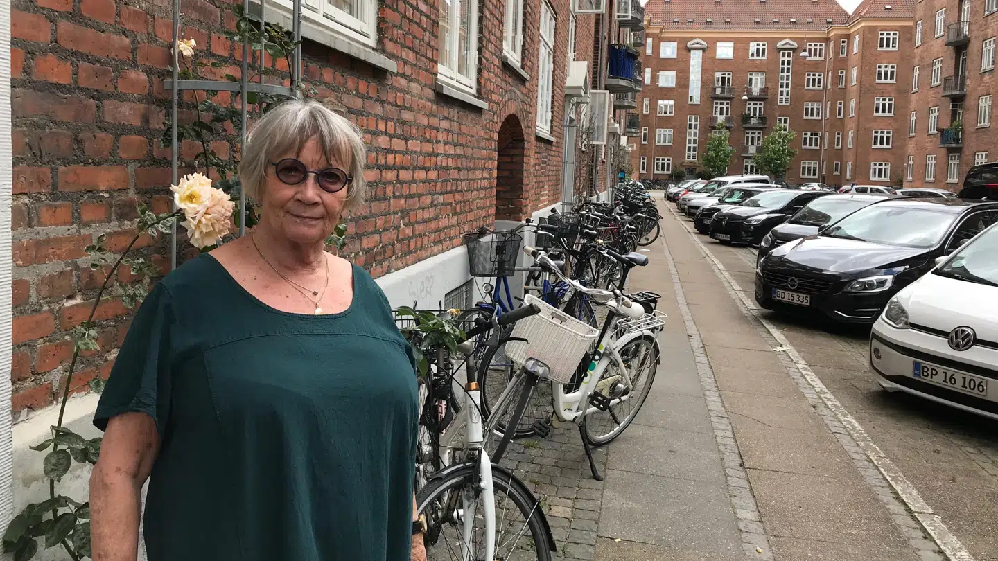 Anelise Glendorf fra andelsforeningen AB Bustrup klagede over kommunens fortovsordning. Til sidst fik foreningen medhold. Men dokumenter afslører, at det blot var en del af en strategi, som skulle redde fortovsordningen.