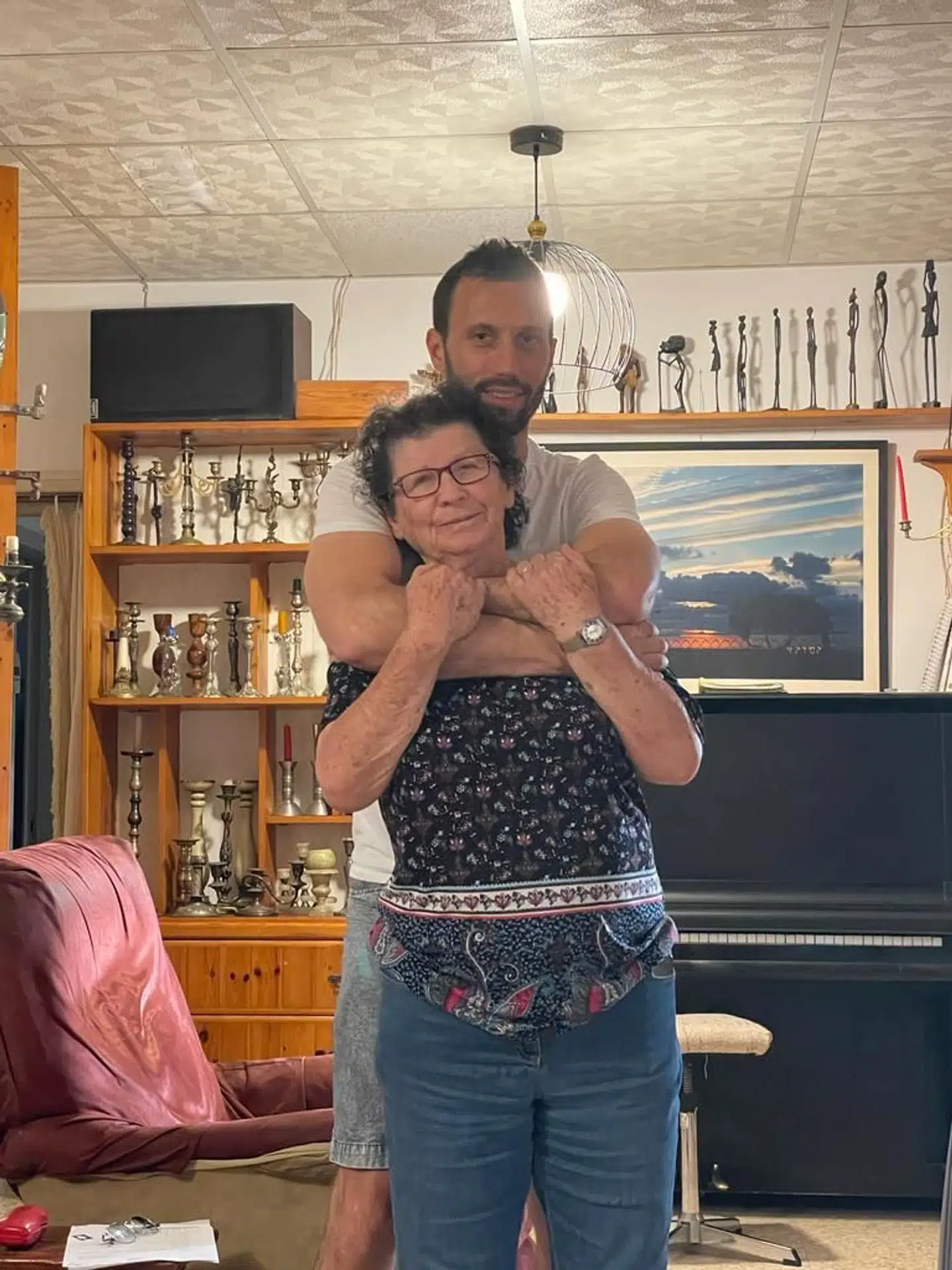 Daniel Lifshitz boede sammen med sine bedsteforældre i kibbutzen, indtil han blev 15 år.