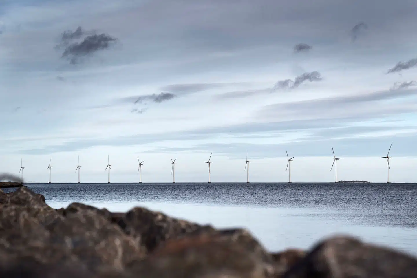 Efter en hård fredag på aktiemarkedet for Ørsted fortsætter de store fald i mandagens marked. Og udsigterne kan være værre endnu, vurderer ekspert.