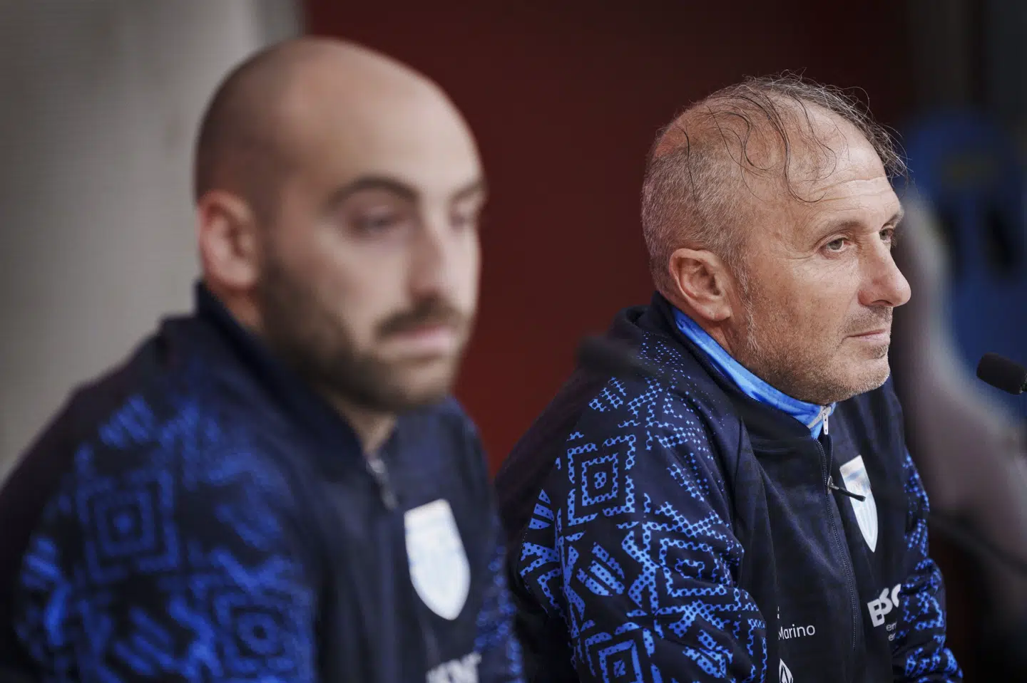 Fabrizio Costantini (til højre) er både landstræner for San Marino og ansat i et møbelfirma. Firmaet har ikke set meget til ham de seneste dage, fordi han skulle koncentrere sig om landskampen mod Danmark.