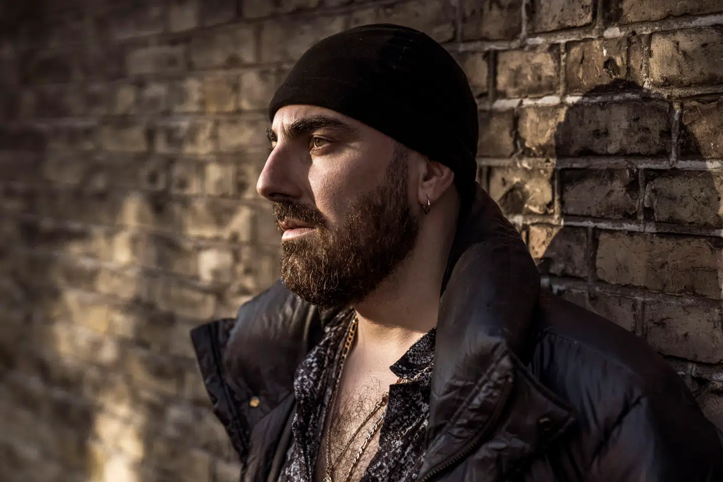 Skuespiller, instruktør og teaterchef Sargun Oshana har den fireårige datter Olga med skuespillerinden Sofie Torp. Men de bor ikke sammen længere.