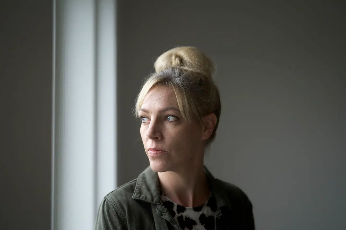 Ditte Buch Andersen mener, at det er absurd, at skattevæsenet forventer, at hun som almindelig lønmodtager skal kunne betale en skatteregning på flere hundrede tusinde på få måneder.