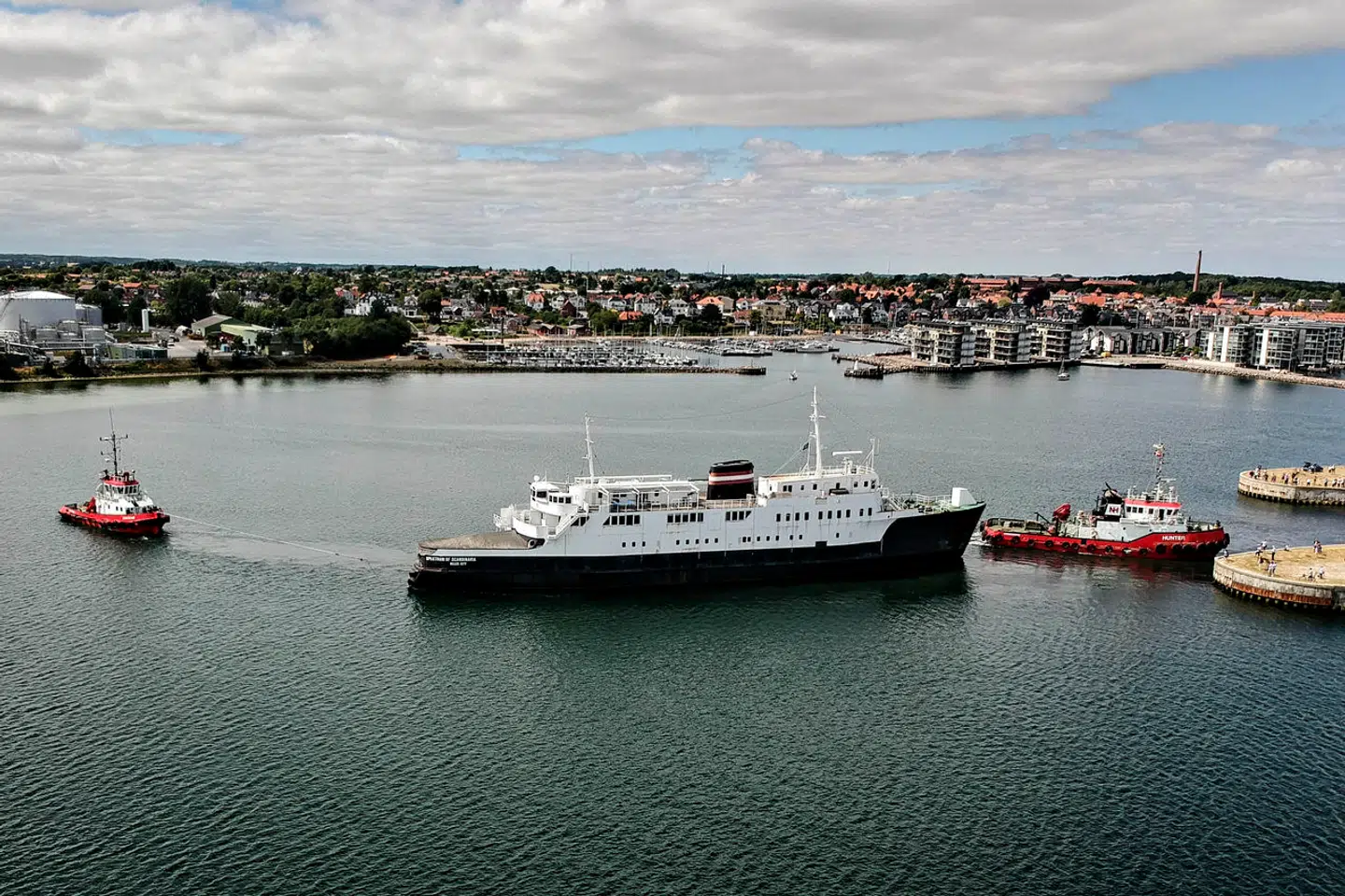 Det er færgen på det her billede, som i 1950erne sejlede ud fra Halsskov. I dag er den vendt hjem, og det er Liberal Alliance ikke glade for, selvom de selv stemte for.