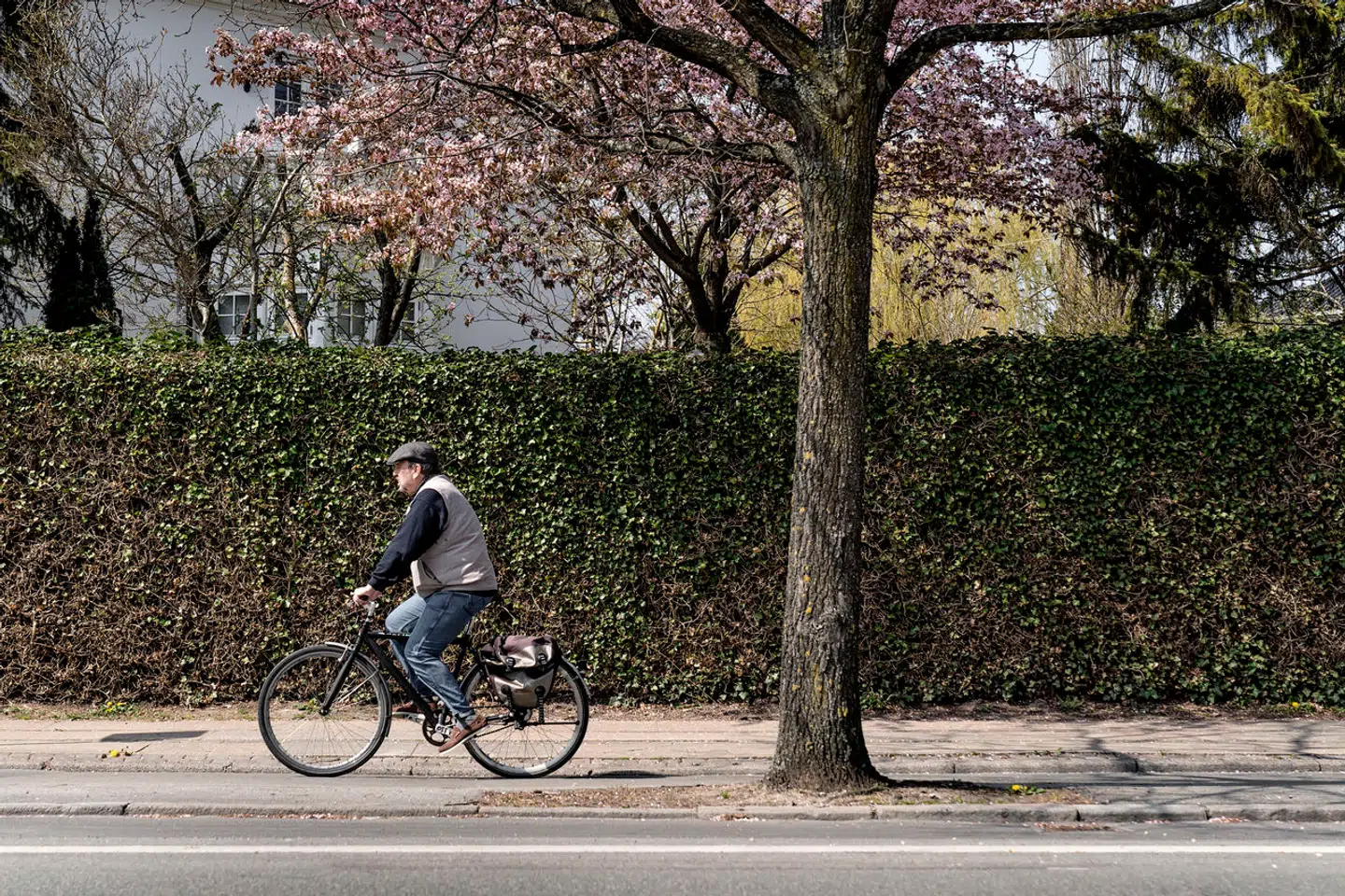 Udvalgsformand Jan E. Jørgensen (V) har før ønsket at få nedlagt flere af murene i Frederiksberg Kommune. Her er én på Femte Juni Plads.