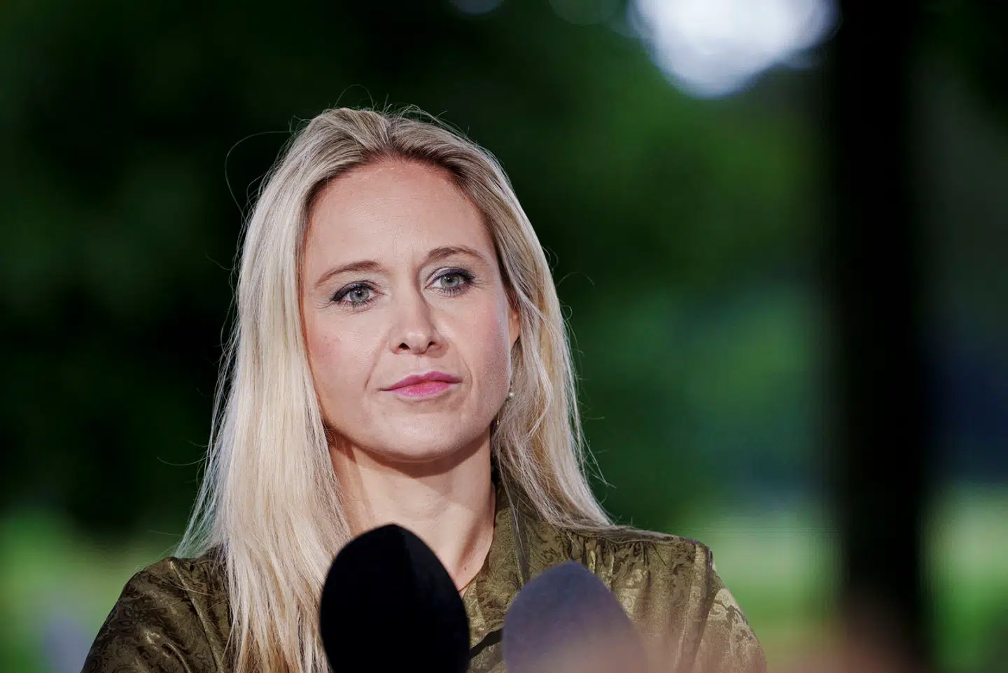 Flere politikere bekender nu kulør i debatten om prioritering af kræftlægemidler. En af dem er Louise Brown (LA).