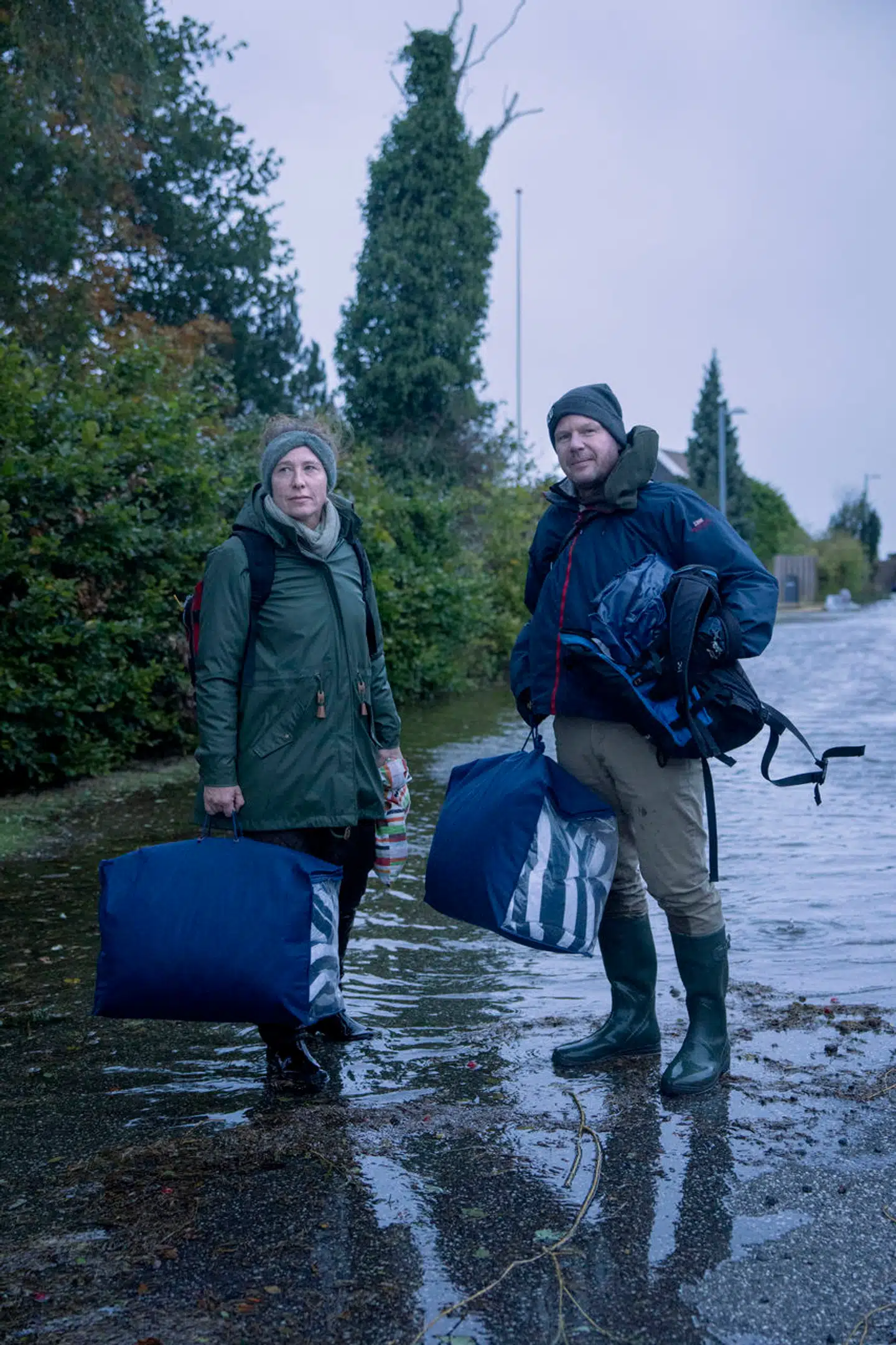 I Solrød valgte nogle beboere tidligt at forlade deres huse, som Anders Bovall og Rie Klenø. Parret skulle overnatte i Anders Bovalls firma ved Solrød Centeret. I Køge blev en række borgere evakueret til den lokale skole i løbet af aftenen og natten.