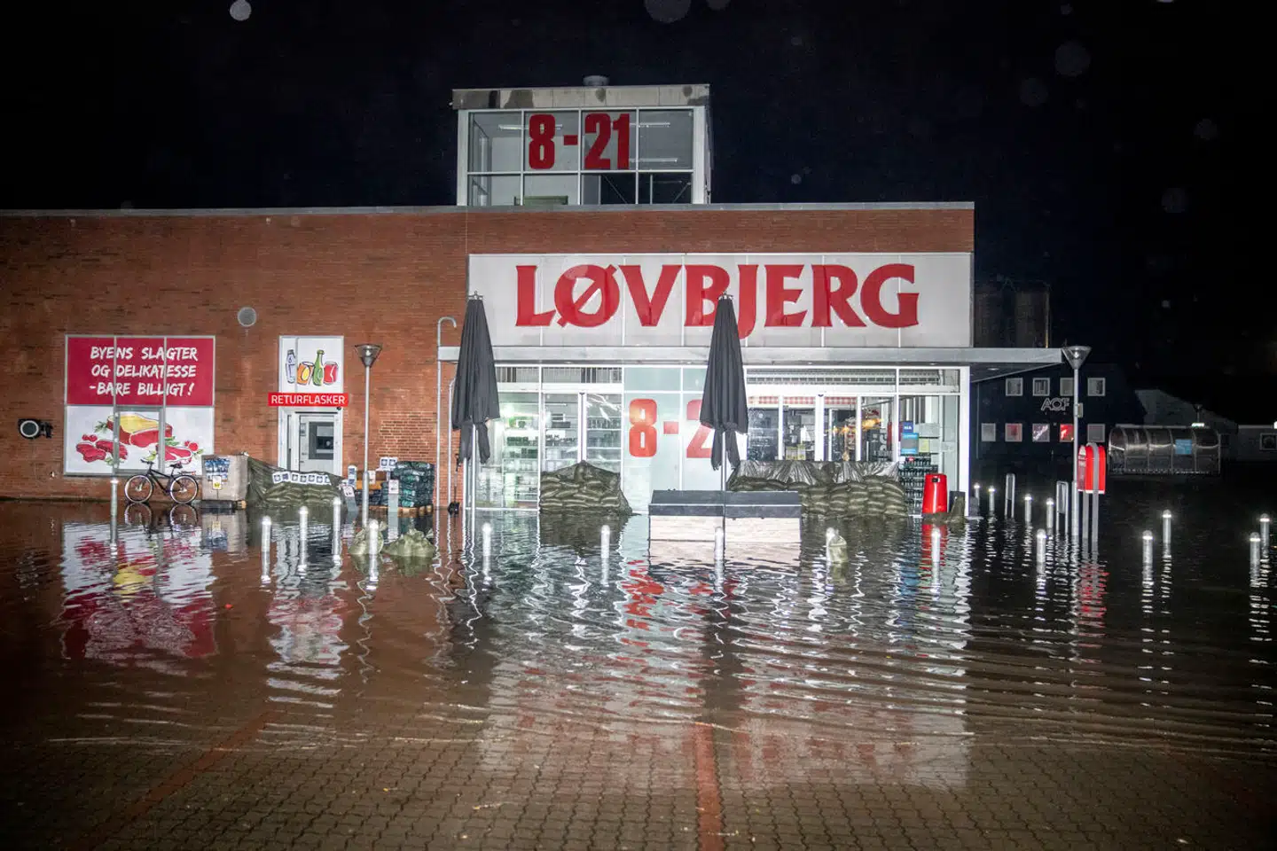 Omkring havnen i Aabenraa nåede vandmasserne nærmest hidtil usete højder natten mellem fredag og lørdag.