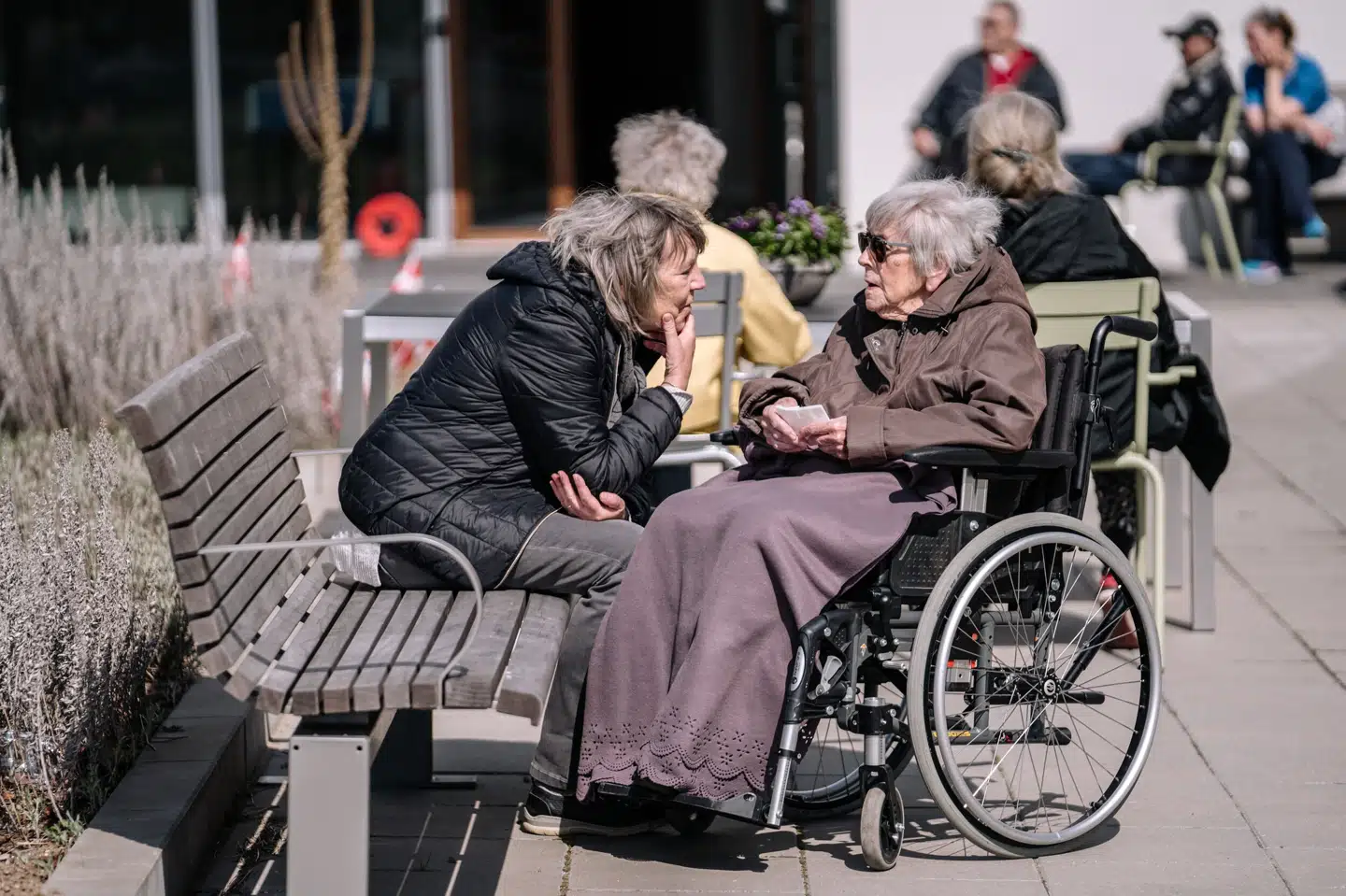 Med ny strategi på ældreområdet vil Københavns Kommune sikre, at der laves bedre forebyggelsesindsatser til udvalgte grupper. Opdeling af ældre i sunde og usunde møder dog kritik. (Arkivfoto).