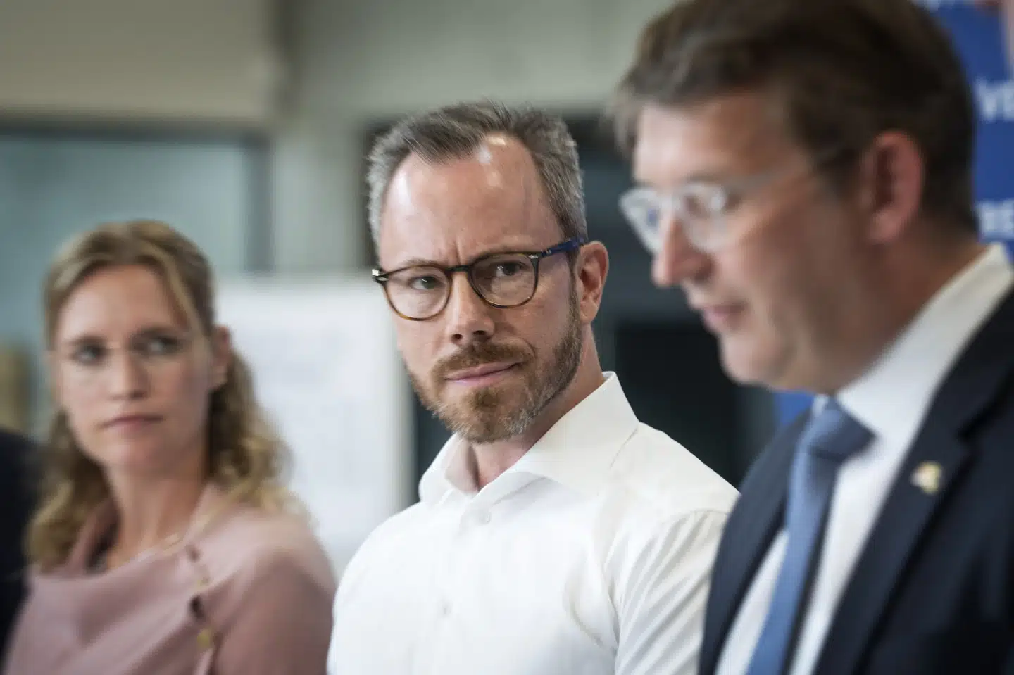 Venstres formand, Jakob Ellemann-Jensen ,mellem Stephanie Lose og Troels Lund Poulsen - Venstre holder pressemøde klokken 10.