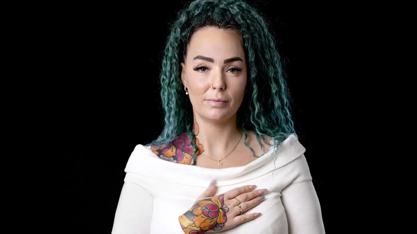 Mai Martine Mikkelsen gør meget ud af, at hendes mand og børn ikke skal mærke noget økonomisk til, at hun får foretaget kosmetiske operationer.