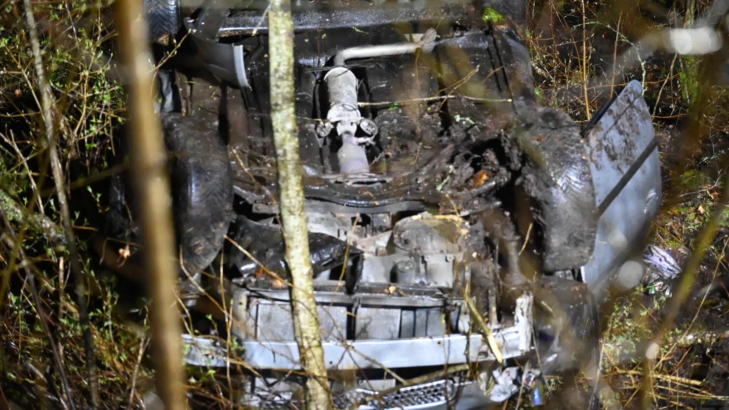 Sådan så det ud, da den en 50-årig mand kørte galt natten til lørdag.