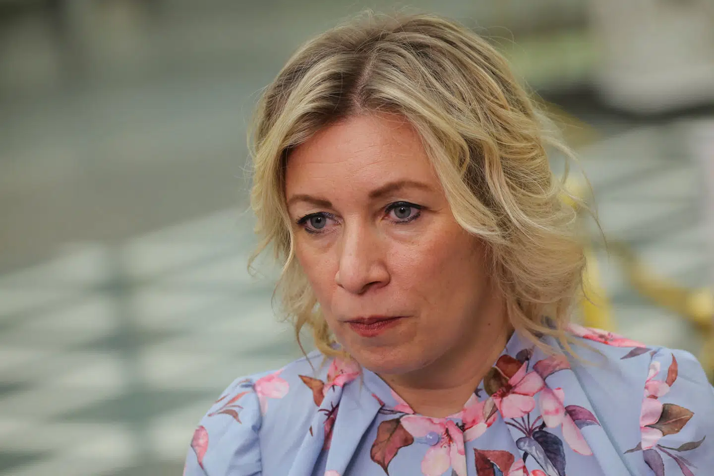 Marija Zakharova, talsperson for det russiske udenrigsministerium, bliver beskrevet som en drukkenbolt.