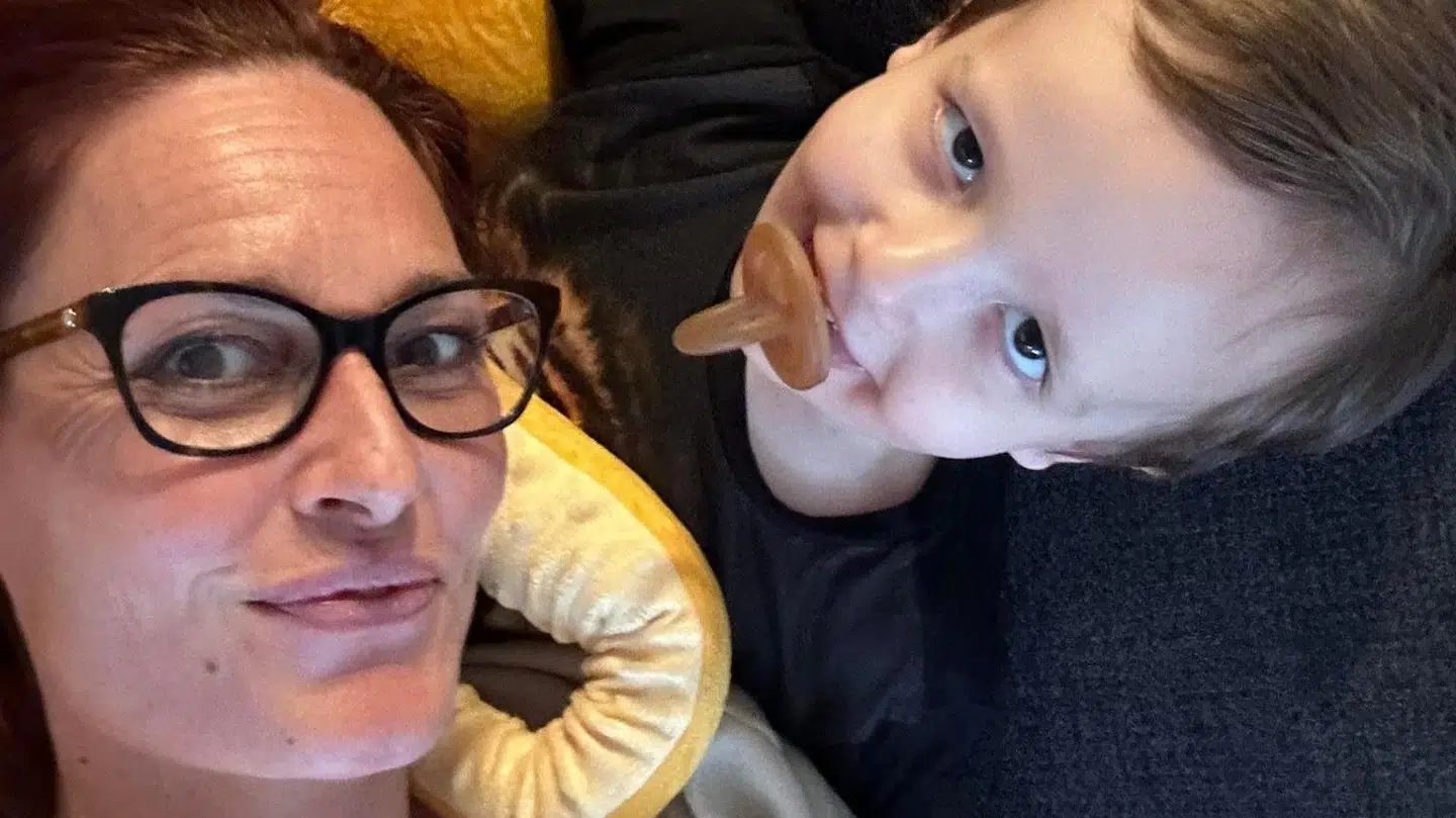 Ditte Pamperin med sin treårige søn Carl, som hun ikke længere tør lade køre med HB-Care