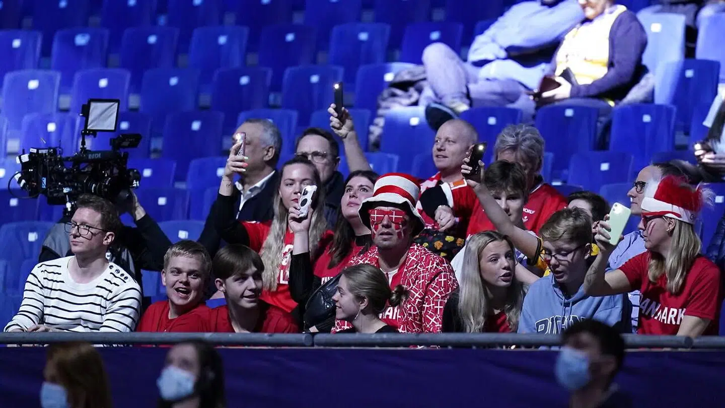 Der var færre mennesker, end Danmark har været vant til i Malmø. Men de små danske grupper gjorde, hvad de kunne.