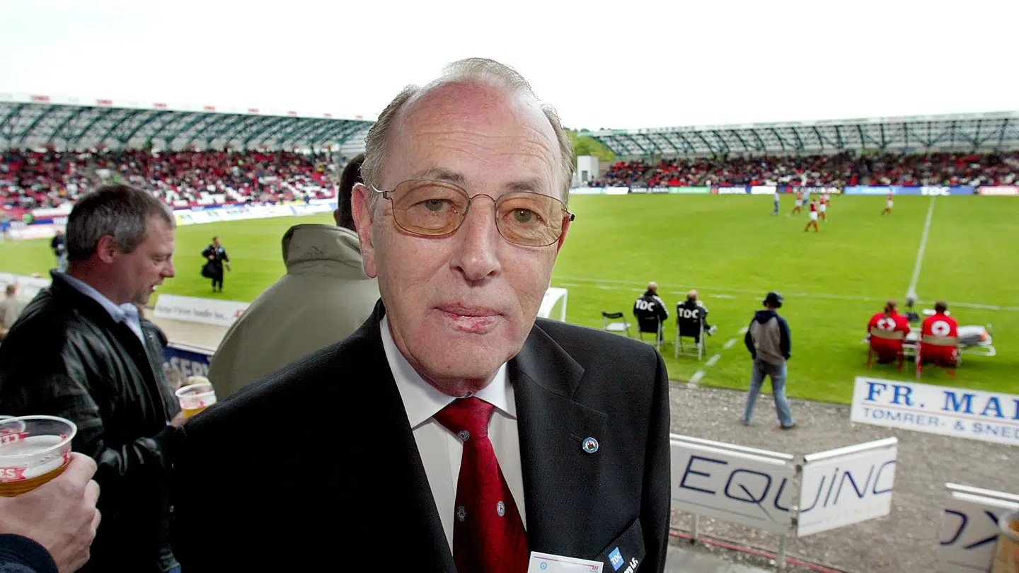 Den tidligere Silkeborg IF-direktør Ole Hansen er død i en alder af 83 år.