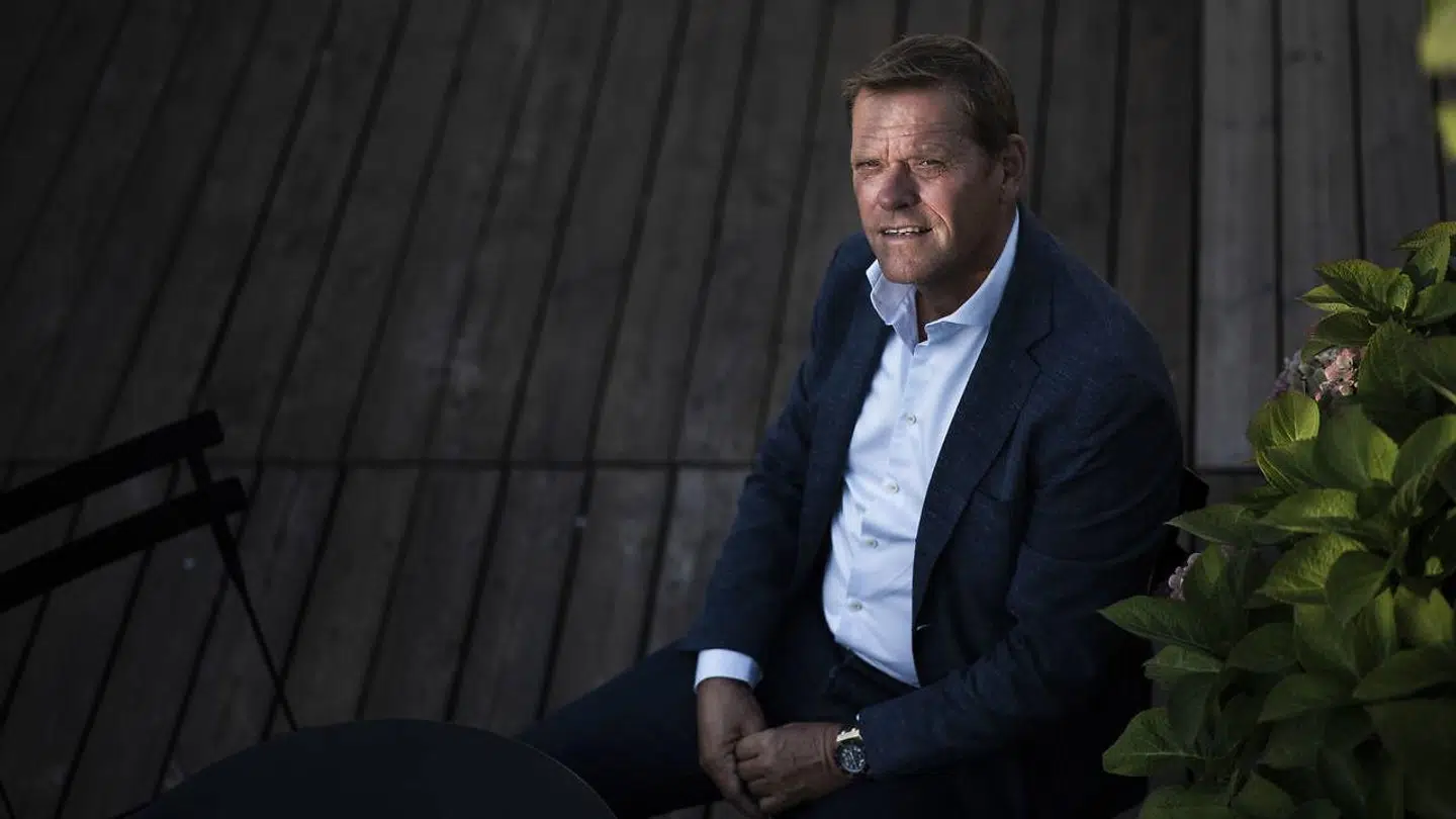 Selvom Frank Arnesen ikke længere er teknisk direktør i Feyenoord, bor han fortsat i Holland med sin hustru.