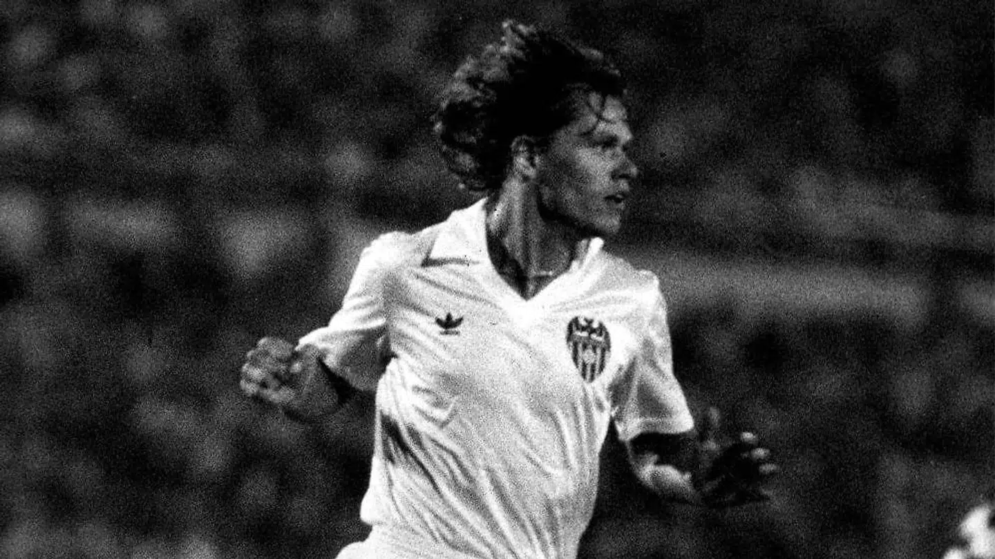 Det var helt tilbage i Valencia-tiden, at Arnesen første gang oplevede en infektion i knæet.