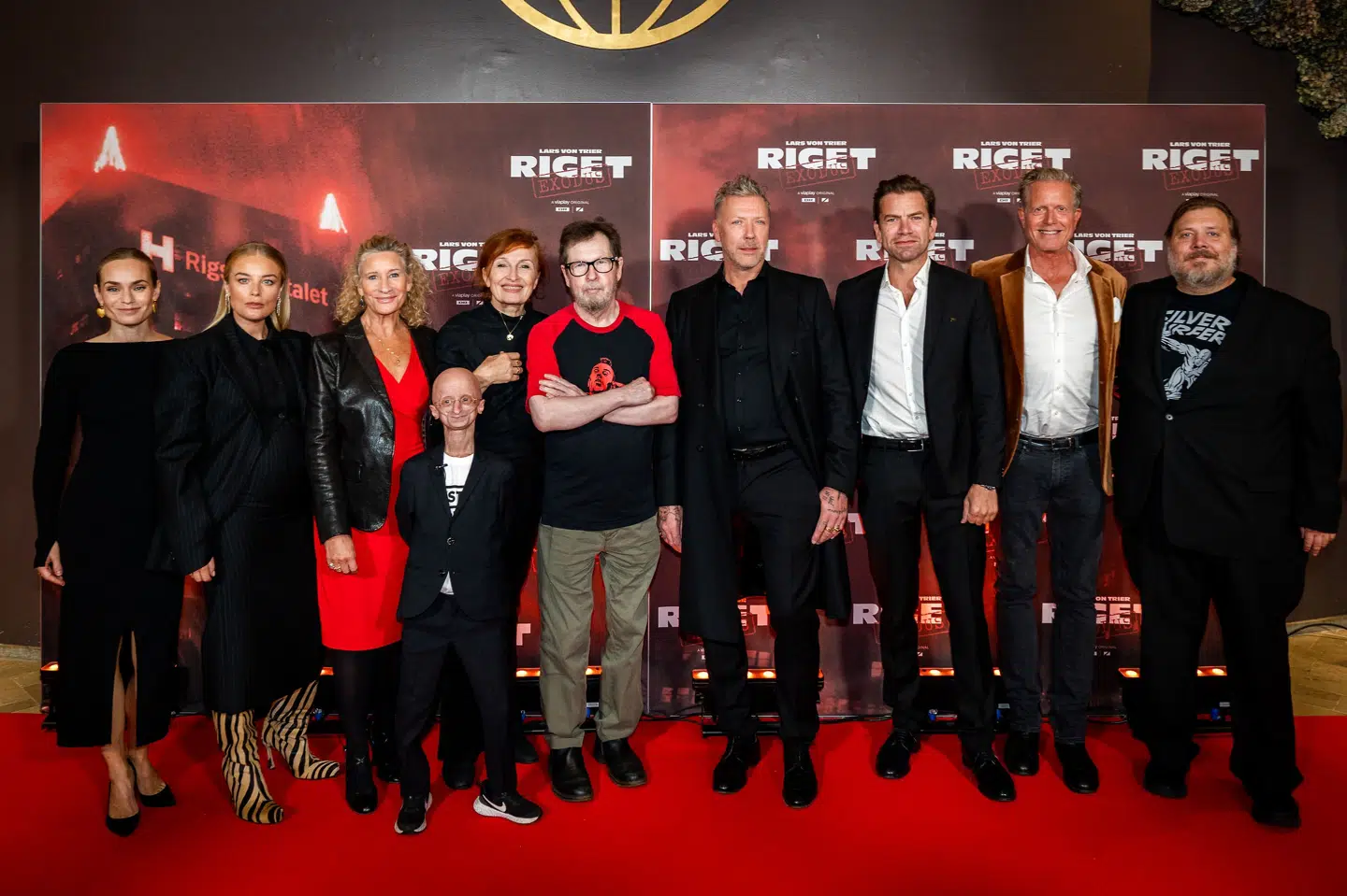 Birgitte Raaberg (tredje fra venstre, red.) til den danske premiere på Riget Exodus omgivet af både nye og gamle navne i universet: Laura Christensen, Ida Engvoll, Bodil Jørgensen, jesper Sørensen, instruktør Lars von Trier, Mikael Persbrandt, Nikolaj Lie Kaas, Peter Mygind og Nicolas Bro. (Arkivfoto). Ida Marie Odgaard/Ritzau Scanpix