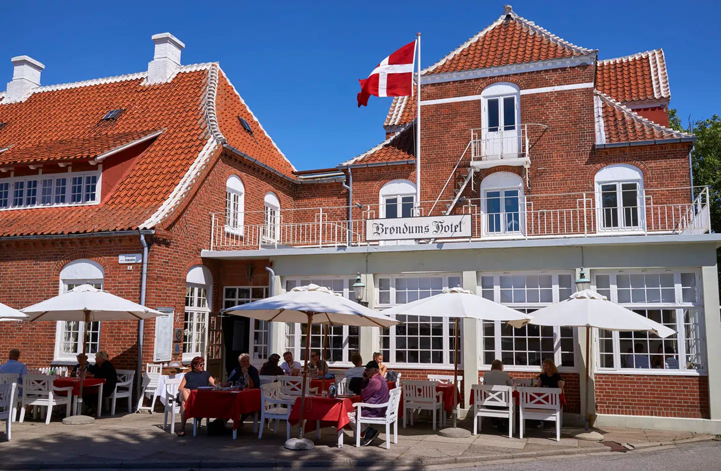 Brøndums Hotel har eksisteret i 180 år. Nu skal det sælges.