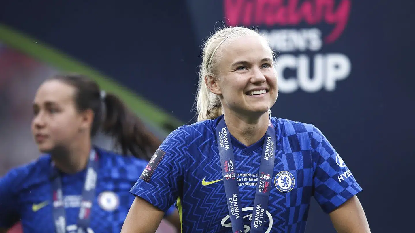 Pernille Harder vandt i den forgangne sæson mesterskabet med Chelsea.