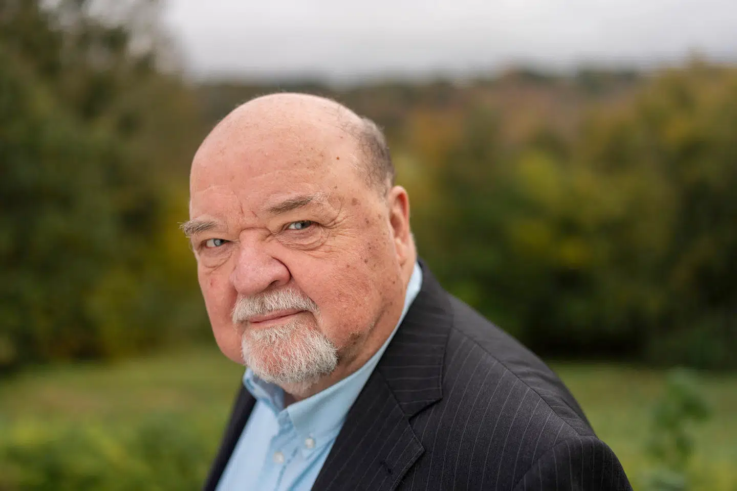 Flemming Jensen indrømmer gerne, at der er rigtig meget af ham selv i hans romanfigur »Faffar«, der skal lære at forstå sit barnebarn, der skifter køn fra hun til han.