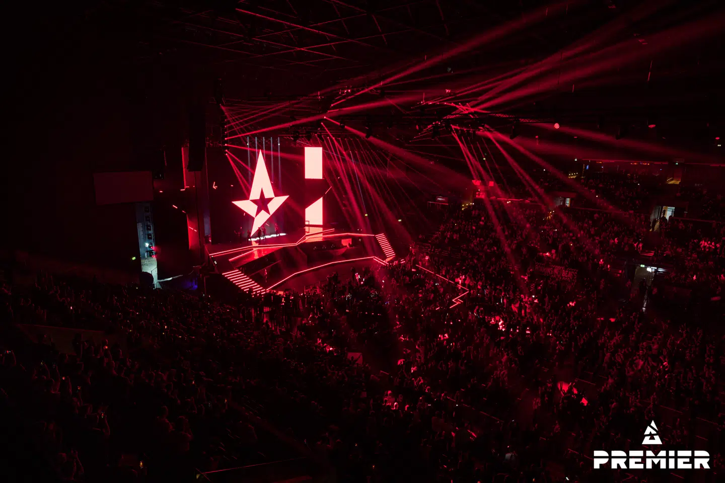 Royal Arena kogede søndag aften, men det var ikke nok for Astralis, der akkurat misser finalen ved Blast Pemier Fall Final.