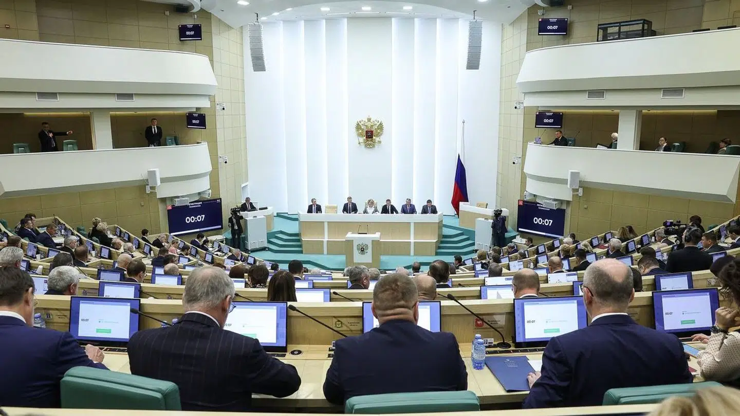 Det er onsdag i det russiske overhus enstemmigt blevet vedtaget at trække sig fra aftalen om at forbyde atomprøvesprængninger.