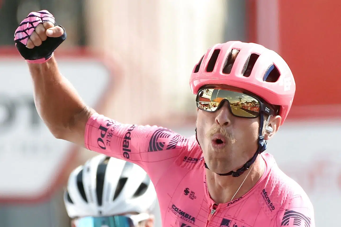 Magnus Cort har haft rig mulighed for at øve sin jubelscene: Han triumferer her på 19. etape af Vueltaen. Hans tredje sejr i årets løb.