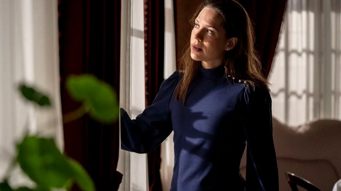 Amalie Dollerup er ved at optage absolut sidste sæson af 'Badehotellet'.