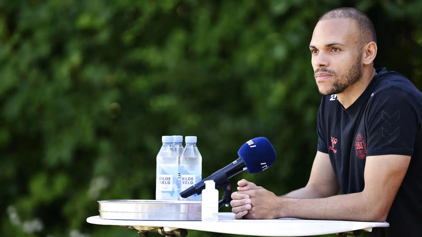 Martin Braithwaite fortæller, at han ikke går op i, hvad omverdenen tænker om ham.