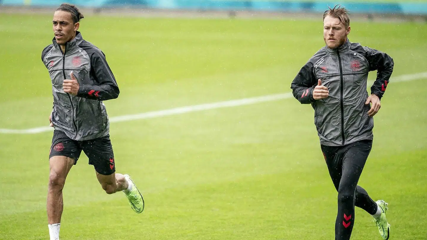 Simon Kjær og Yussuf Yurary Poulsen har været plaget af skader - men ventes klar til kvartfinalen mod Tjekkiet.