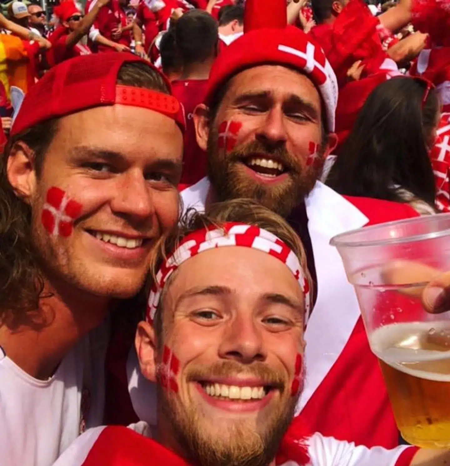 Aksel, Niclas og Daniel købte straks billetter til Baku, da Danmark vandt mod Wales.