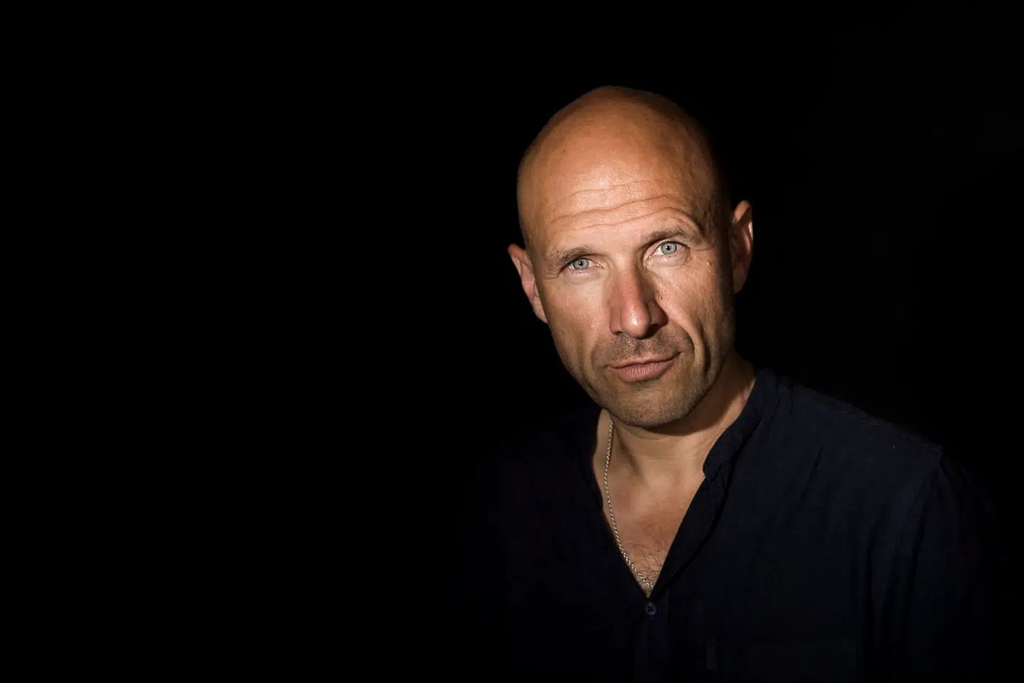 Studievært og debattør Adam Holm.