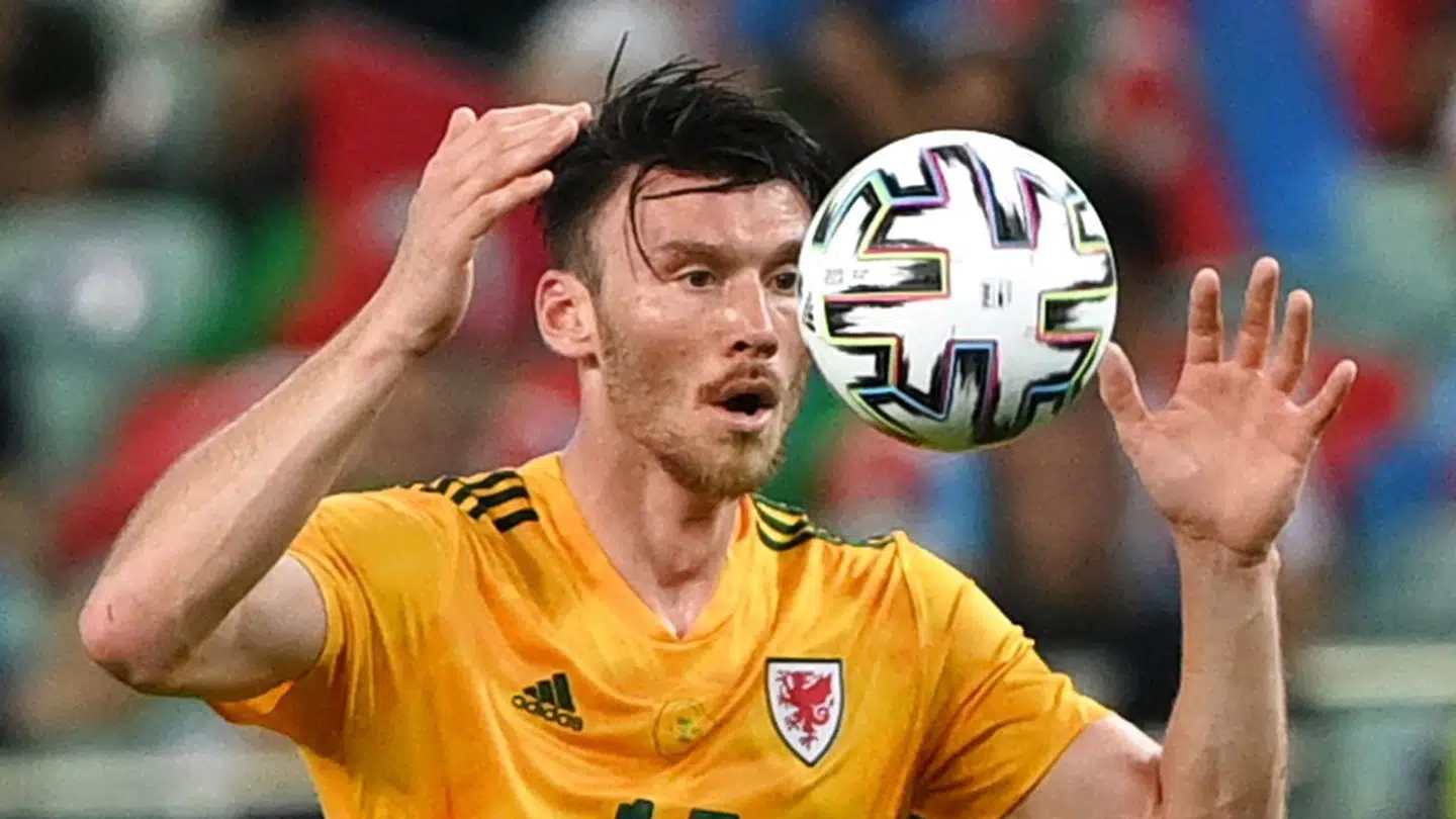 Kieffer Moore skal man også holde øje med, fortæller Tom Coleman. »Han er næsten to meter høj og er en vigtig man i opspillet.«