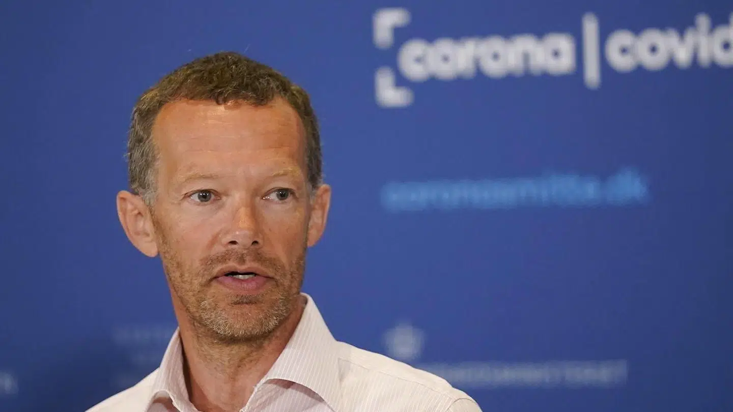 Erik Brøgger fortæller, at man kan besøge Holland på et lynvisit, hvis man vil se kampen.